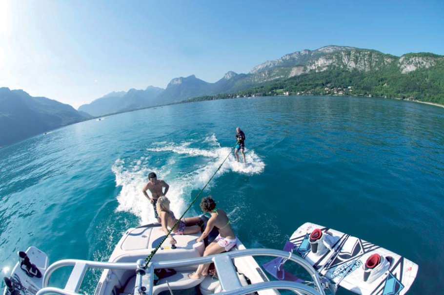 Les sports nautiques sur le lac d'Annecy